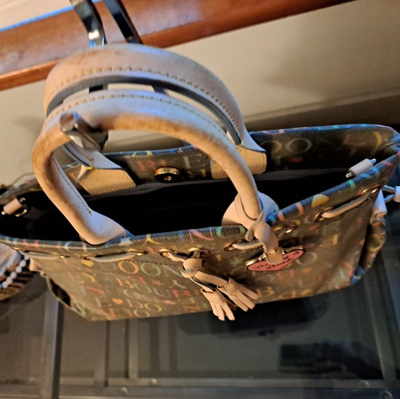 Y2K Dooney and Bourke Bag - Picture 2 of 9